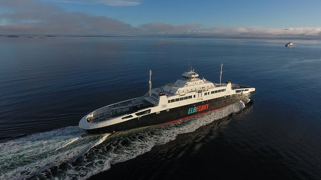 Elbfähre zwischen Cuxhaven und Brunsbüttel