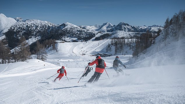 Skifahrer auf Skipiste
