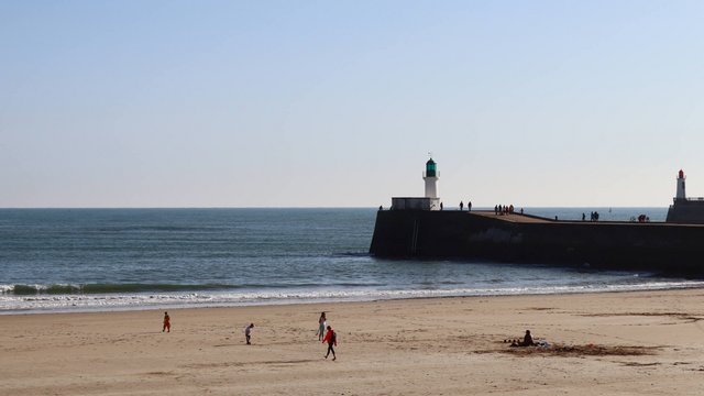 Leuchtturm am Hafeneingang von Les Sables d’Olonne