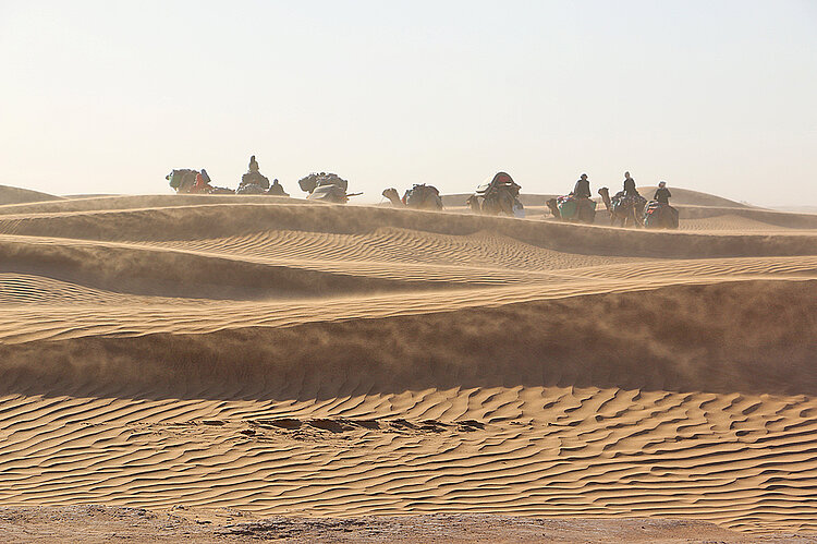 Sandsturm und Dünen in der Sahara