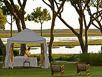 Massage im Garten Foto: Quinta do Lago