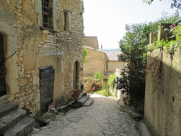 Dorf Simiane-la-Rotondes in der Provence