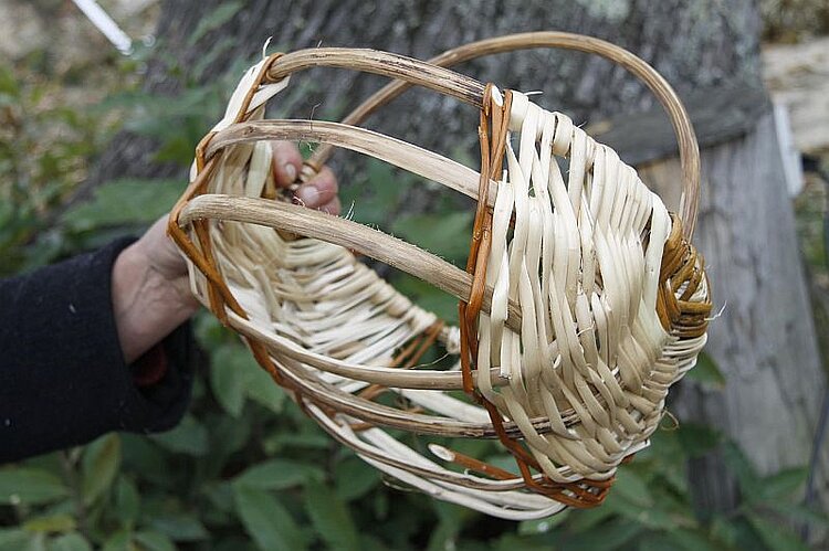 Weidenkorb aus Kastanie in Beaumont