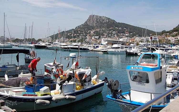 Im Hafen von L'Estartit fühlen sich Wassersportler wohl