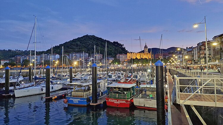 Hafen Lekeitio abends