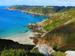Sandstrand und Küste von Guernsey Sandstrand und Küste von Guernsey
