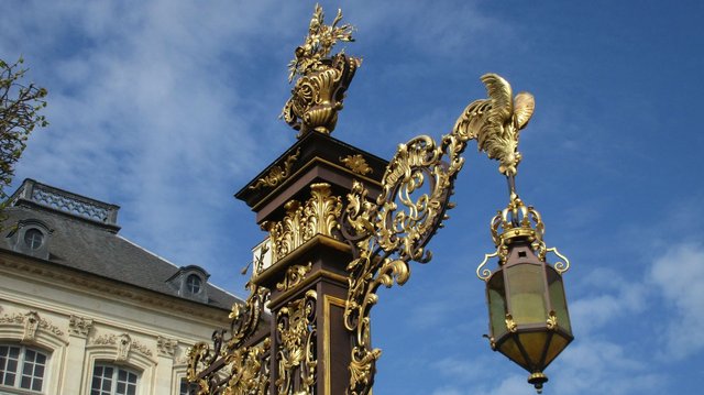 Nahaufnahme eines Schmiedegitters