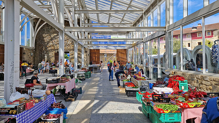 Markt mit regionalen Produkten in Mungia