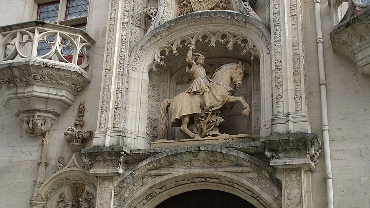 Detail vom Herzogspalast in der Grande Rue