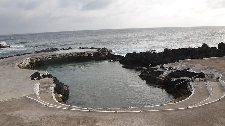 Naturschwimmbecken auf Terceira, Azoren