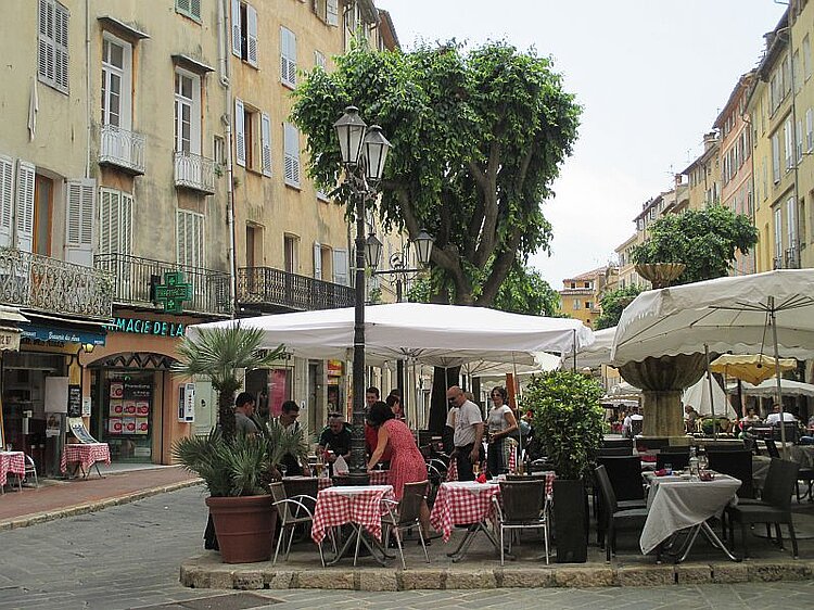 Place aux Aires in Grasse