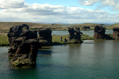 Bizarre Pseudokrater: Rund um den See Myvatn befindet sich eine der vulkanologisch abwechslungsreichsten Regionen Islands(© IPT IslandProTravel GmbH/Hamburg)